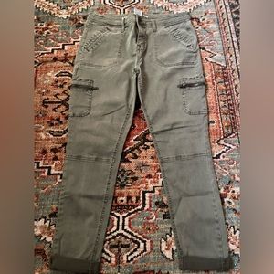 Ava & Viv green stretchy cargo pants